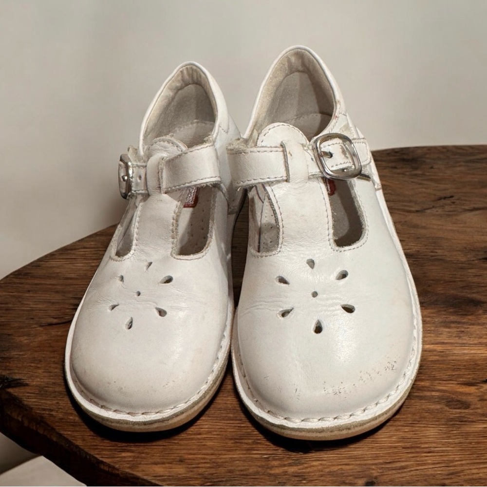 L'Amour White classic t strap leather Mary Jane size 11